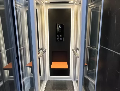 Ascenda M Putih Orisinil Dengan Latar Marmer Putih Di Toko Perhiasan, Bandung