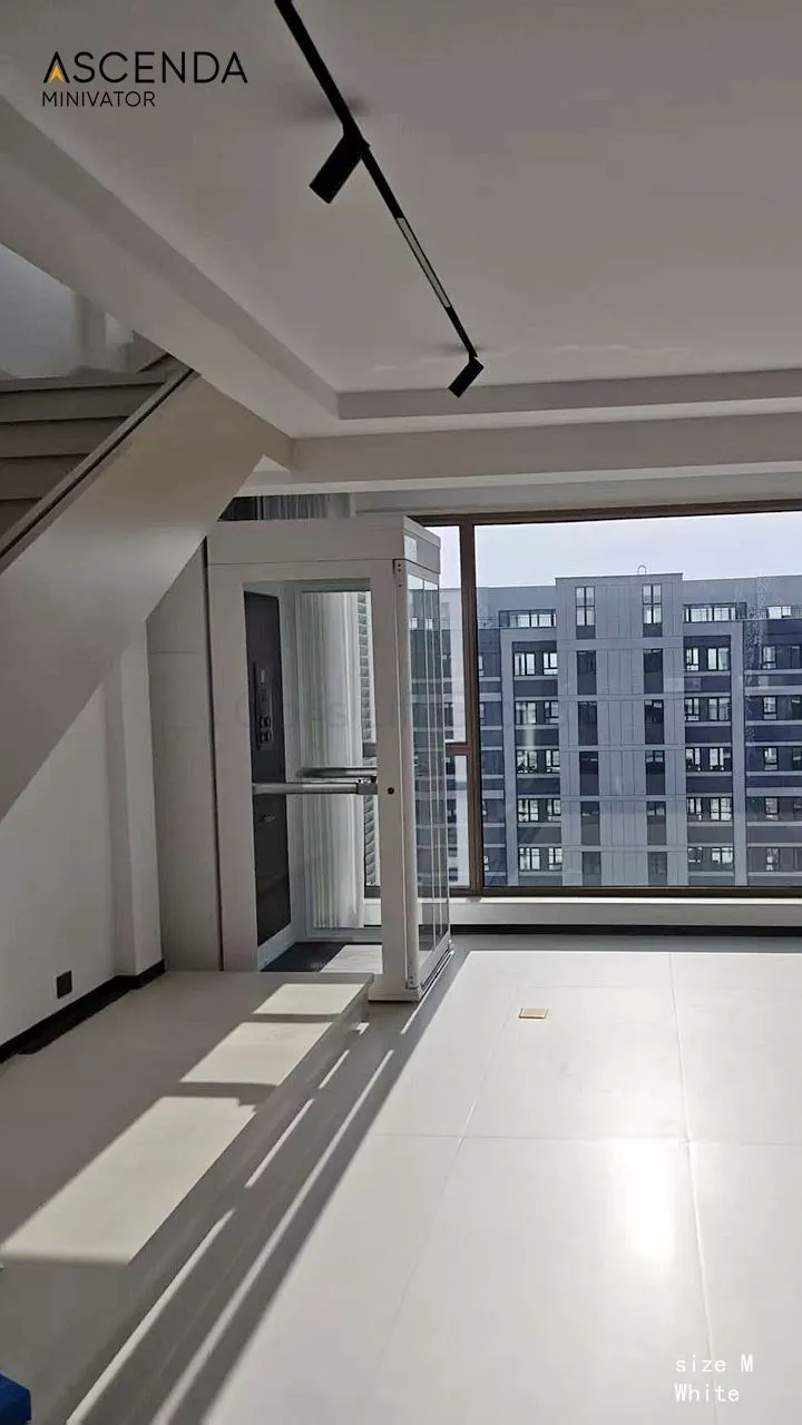 Ascenda by Cibes size M putih ditempatkan dekat tangga dalam rumah modern dengan pencahayaan alami